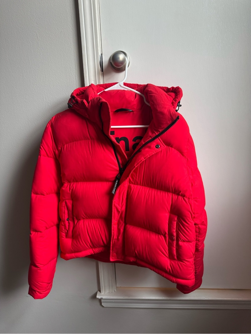 Aritzia TNA Super Puff Shorty in Red